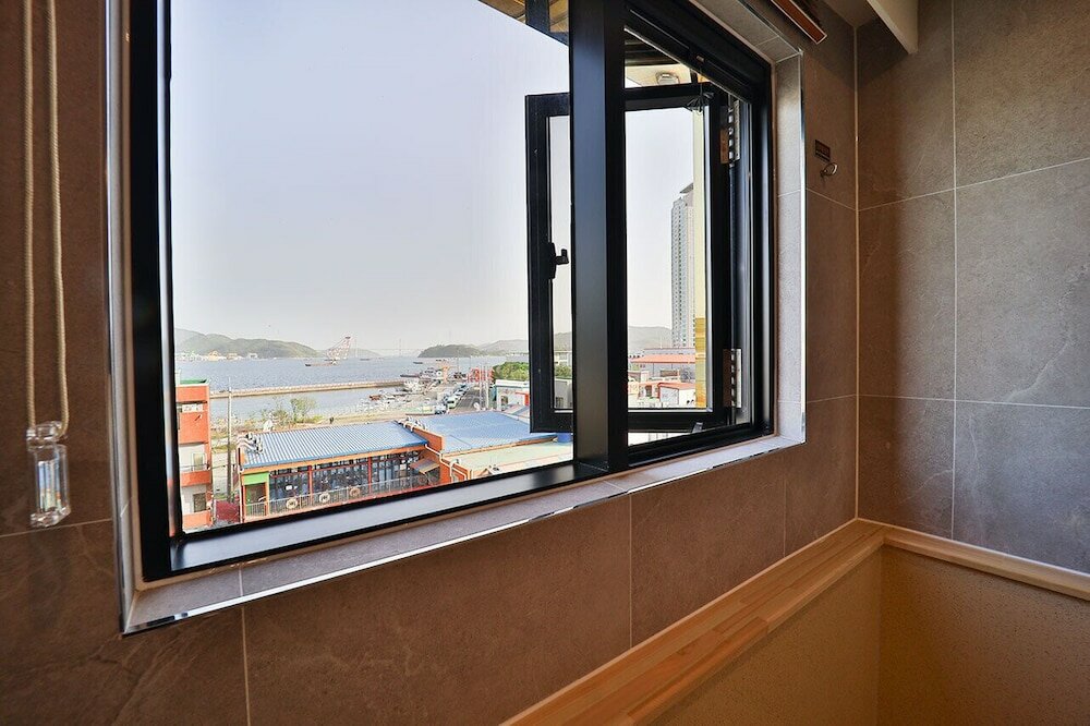 Фото Denbasta Hotel Masan Fishmarket