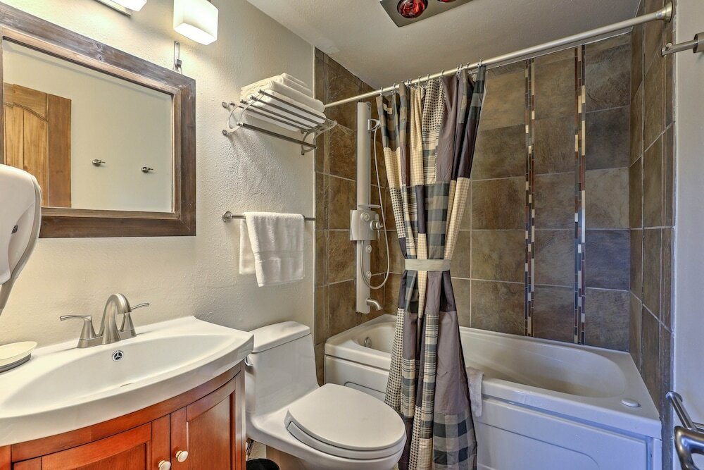 Фото Mtn Retreat, Walk to River Run Village & Slopes!