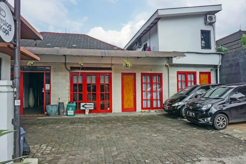 Гостиница Super Oyo 92134 Bogor Guest House Syariah в Богоре