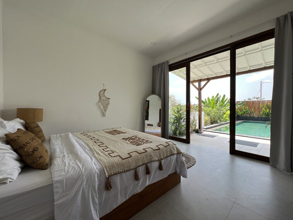 Фото Villa Roman & Alena Canggu