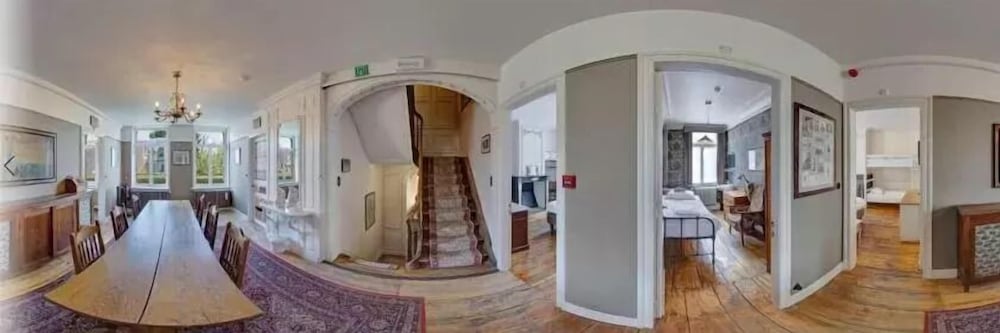 Фото Talbot House