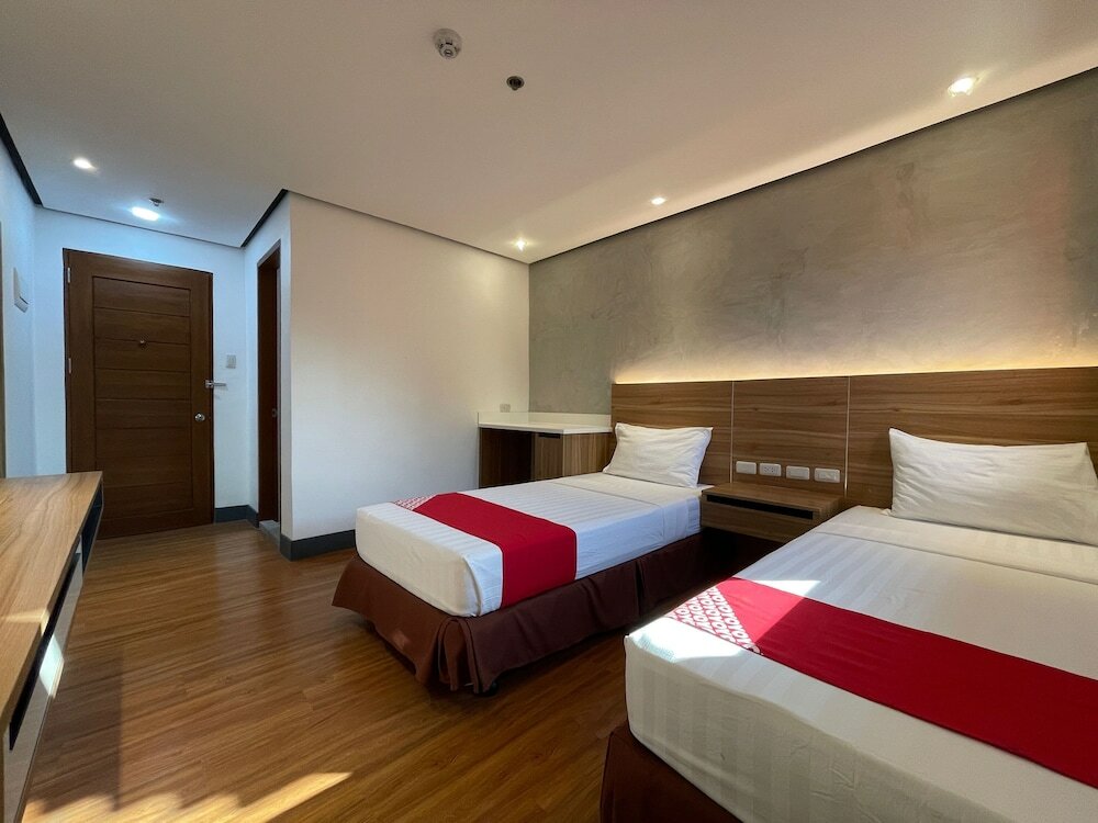 Фото Oyo 982 Boulevard Pension House