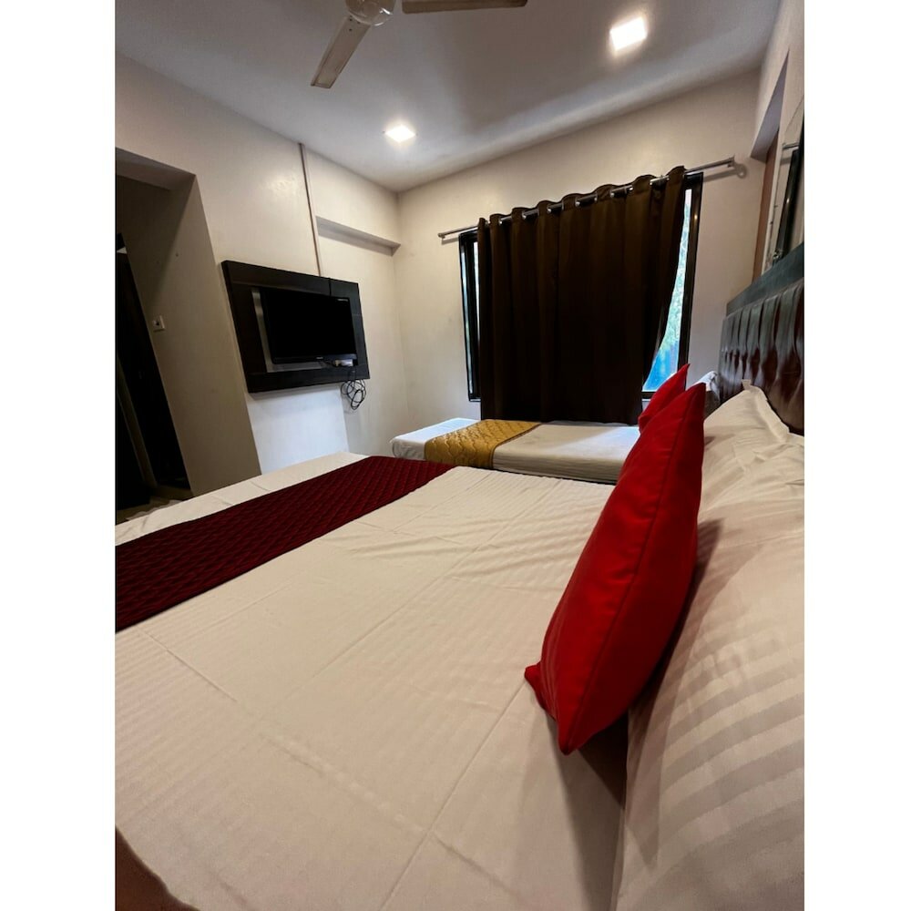 Фото Hotel Borivali Executive