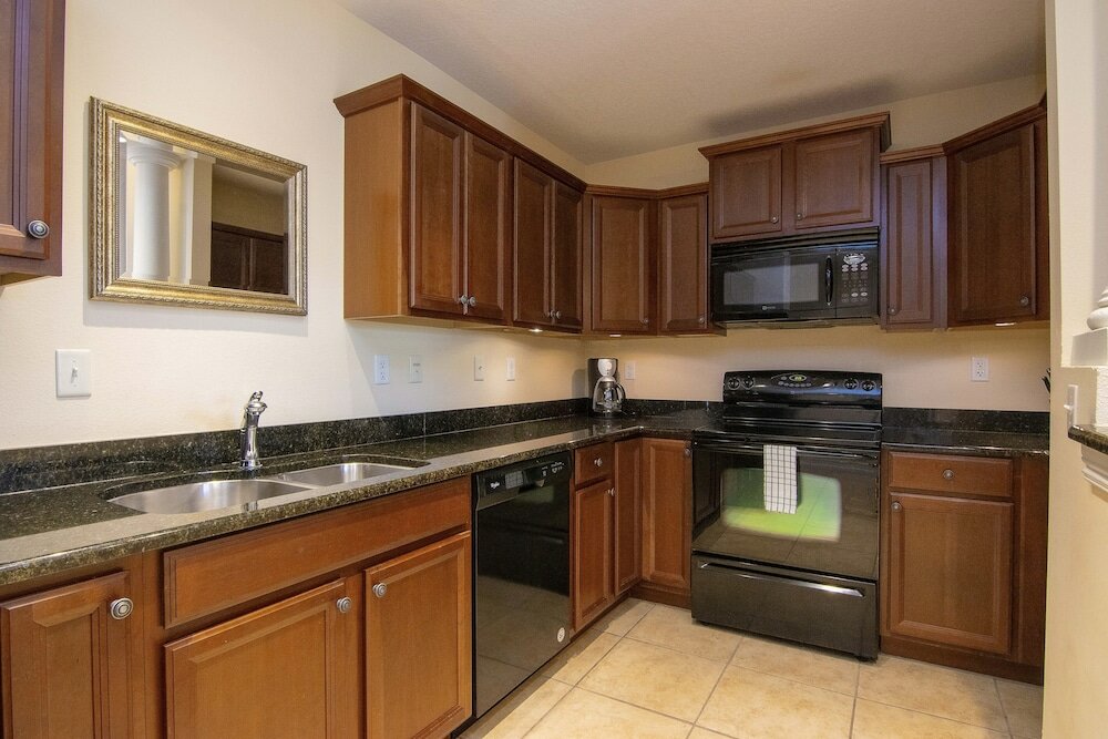 Фото Emerald Greens Hotel Condo Resort