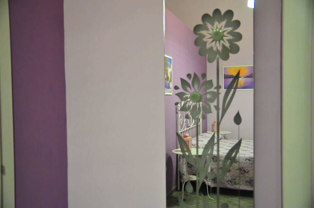 Фото B&b In giro per Napoli