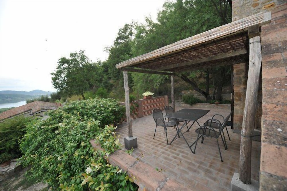 Фото Agriturismo Monte Petreto