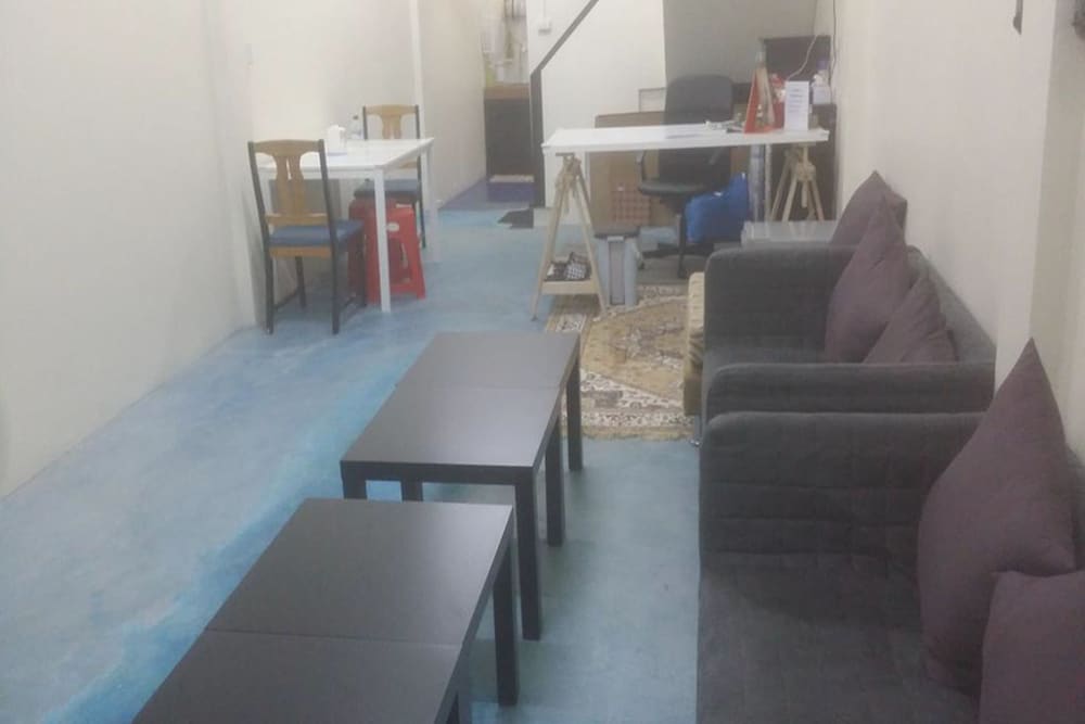 Фото First Inn On Nut - Hostel