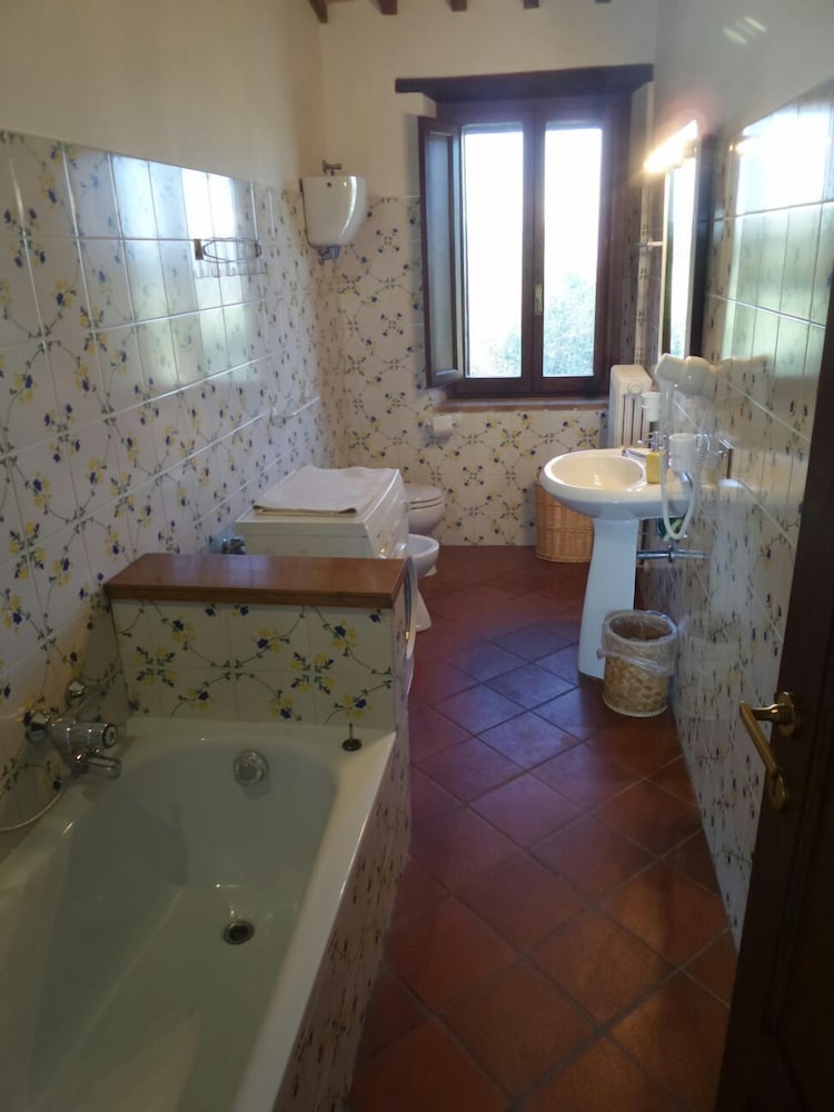 Фото Agriturismo Monte Petreto