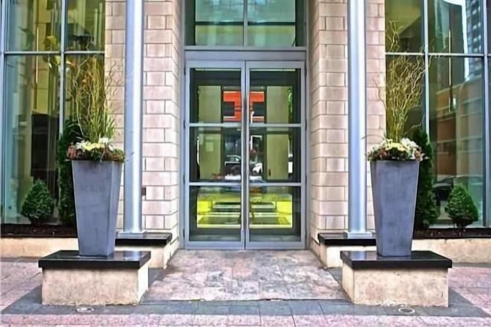 Фото Applewood Suites - 1 Br Wellington West