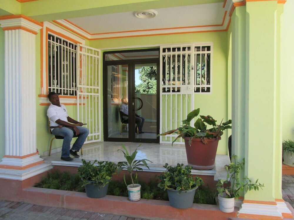 Фото Tabarre's Palace