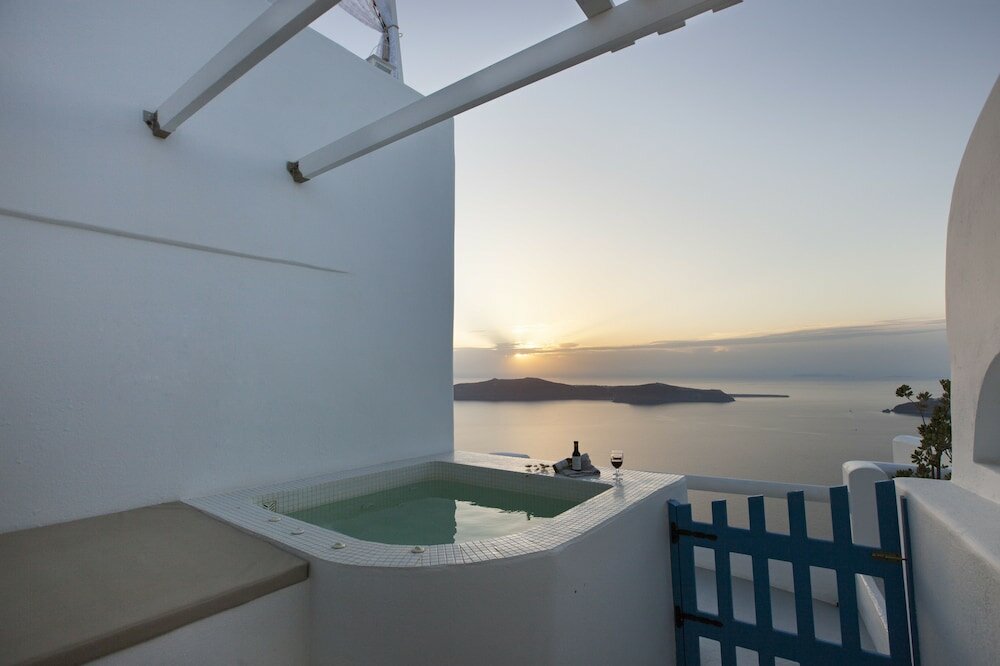 Фото Abyssanto Suites & SPA