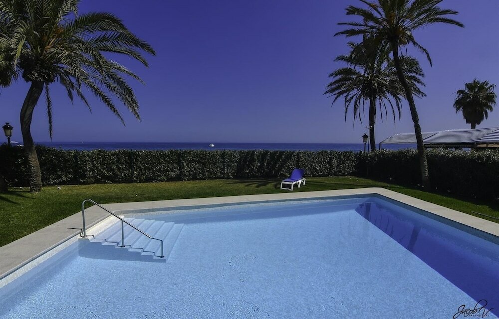 Фото Port Oasis Golden Mile Apartment