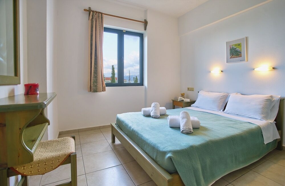 Фото Dionysos Apartments & Studios