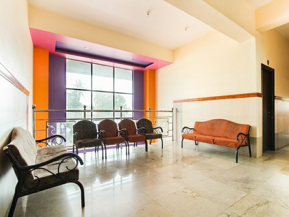 Фото Spot On 49517 Hotel Hoysala Deluxe Lodging & Restaurant