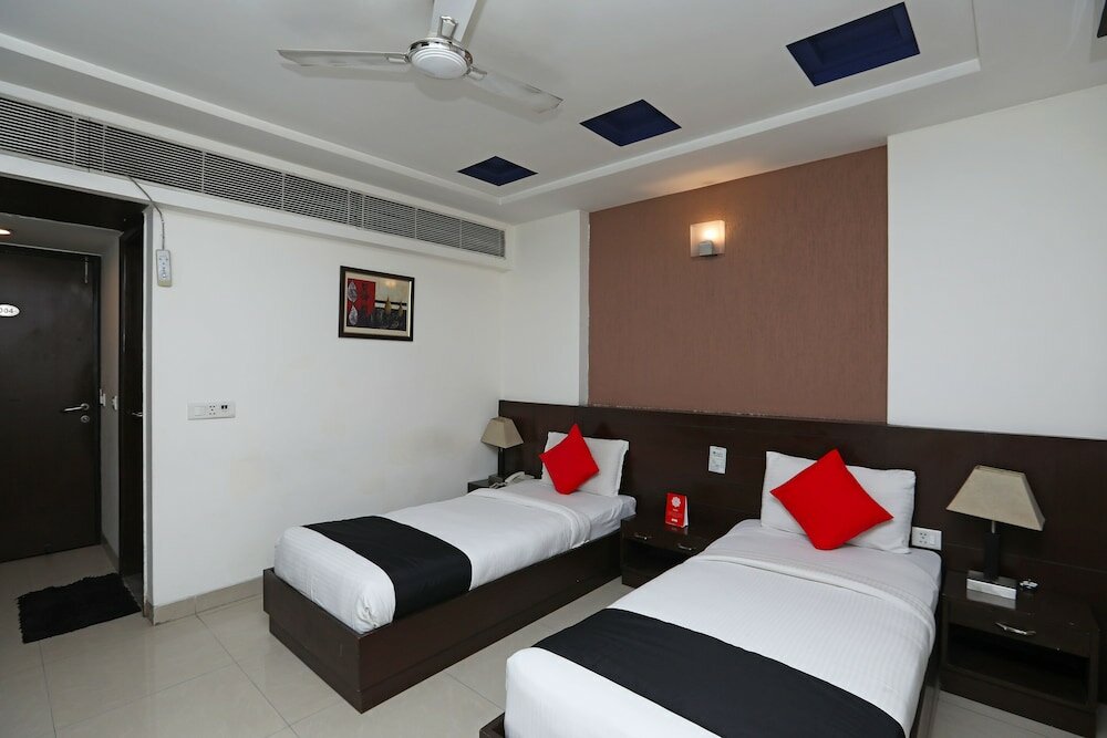 Фото Capital O 445 Impress Hotel