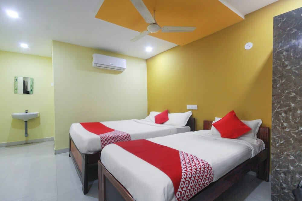 Фото Oyo 47565 Hotel Cm Residency