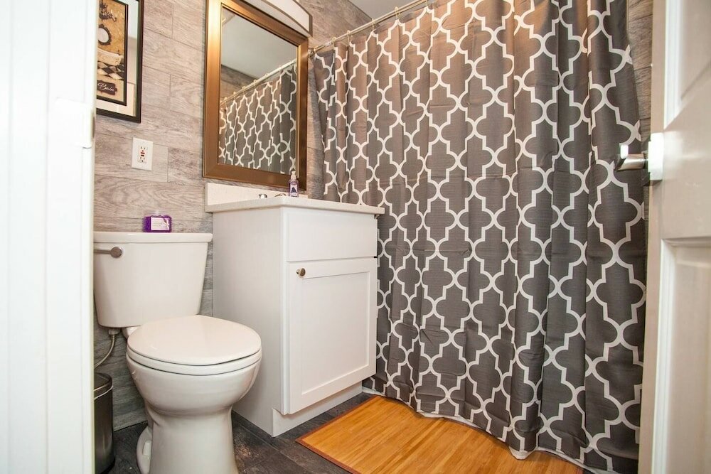 Фото Boston Back Bay Brand New Condo Sleeps 8