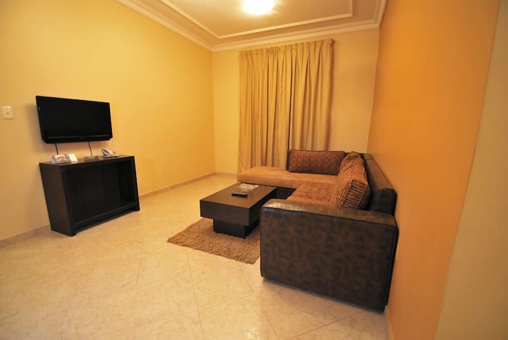 Фото Peninsula Suites