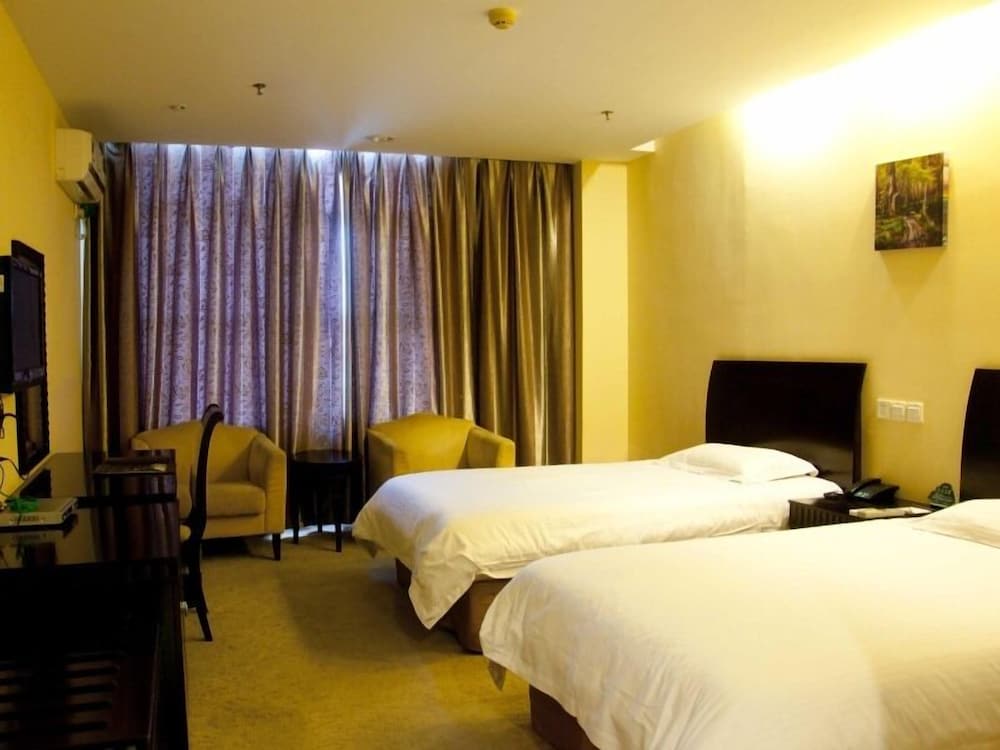 Фото Greentree Inn Suzhou Taicang Baolong Square Express Hotel