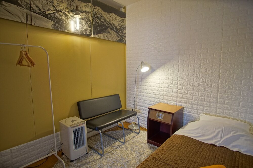 Фото Hakuba Station Guest House Hostel EN