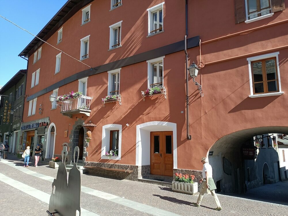 Hotel Albergo Gufo, Bormio, photo