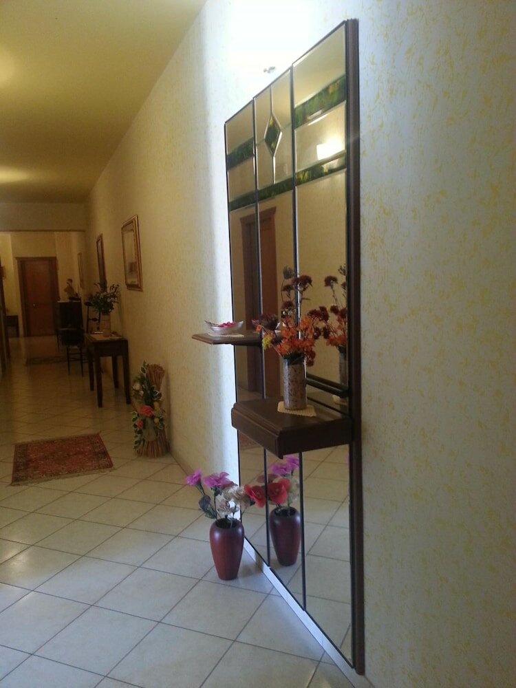 Фото Hotel Mistef