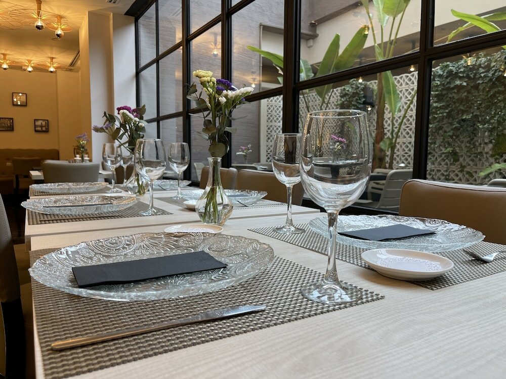 Фото Arya Stadium Hotel