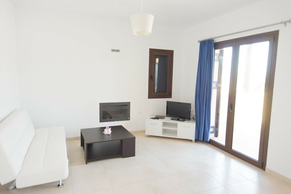 Фото Angelica-Sea & Mountain View at a Sunny Retreat