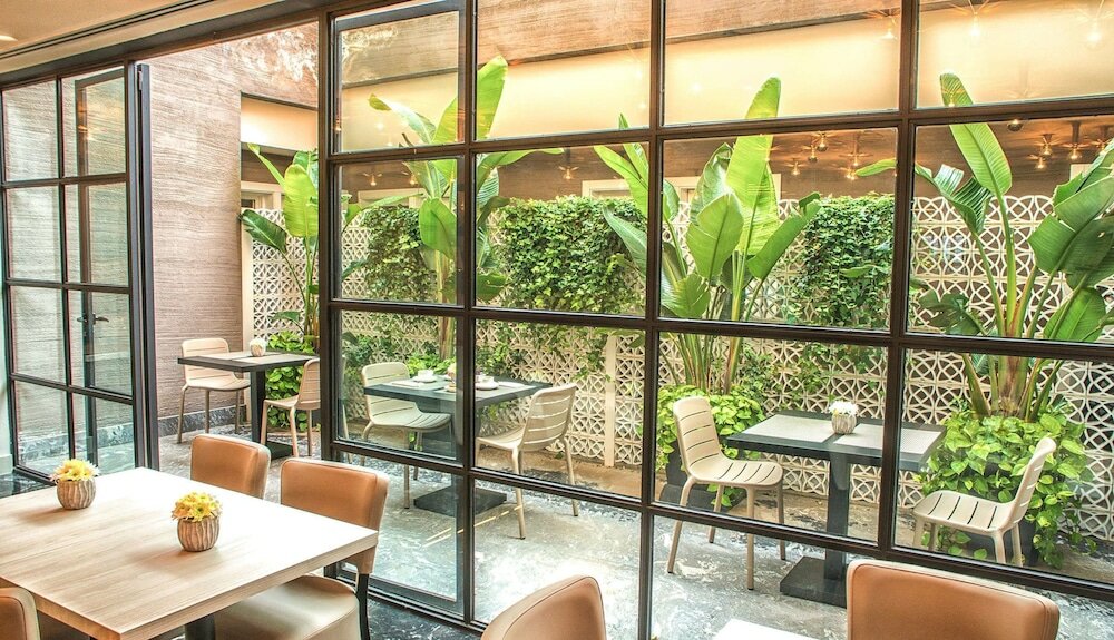 Фото Arya Stadium Hotel