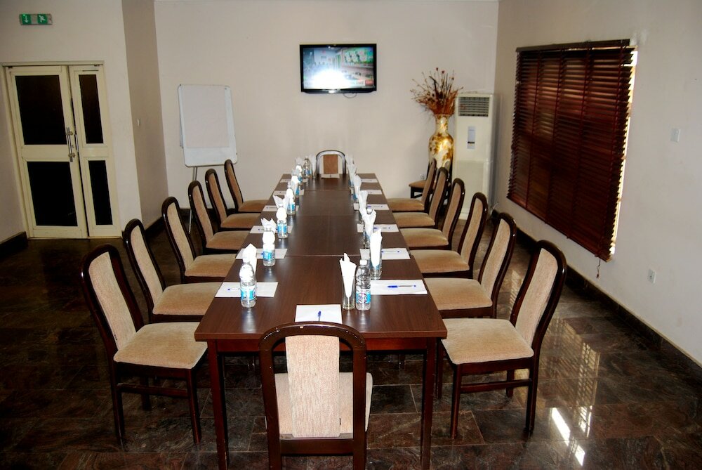 Фото Grand Inn & Suites