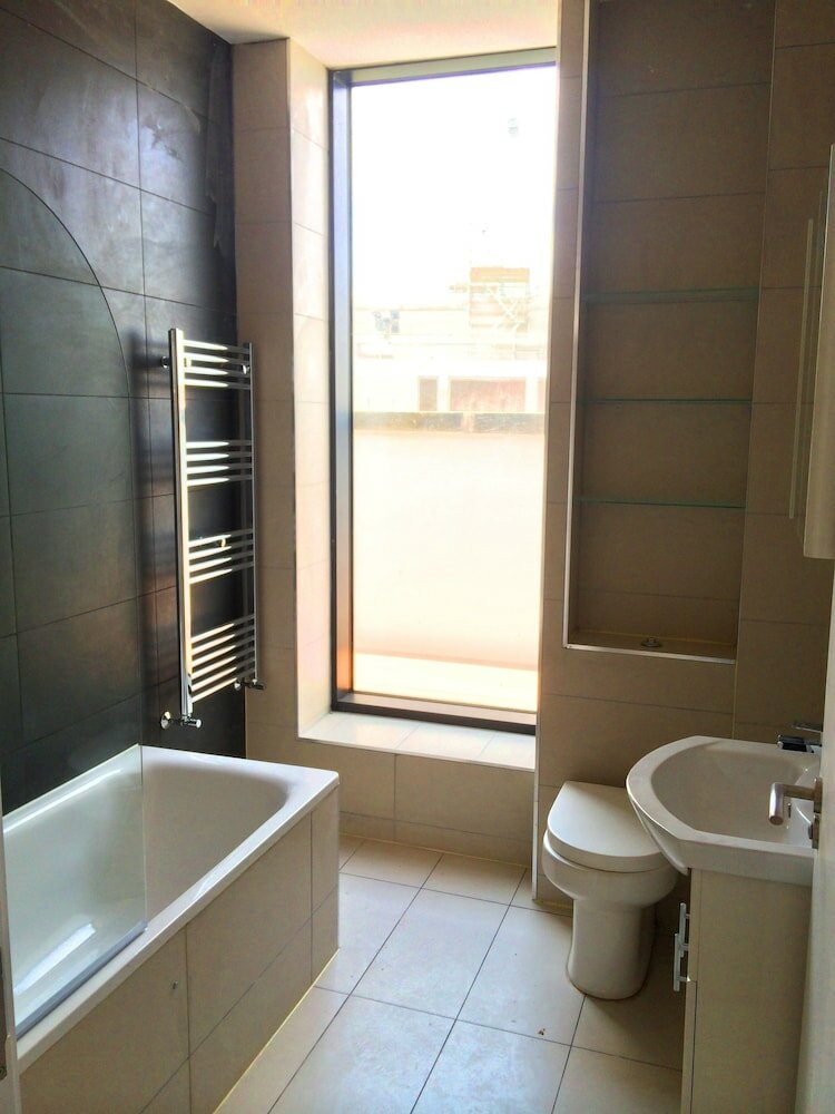 Фото Whitechapel Guest House