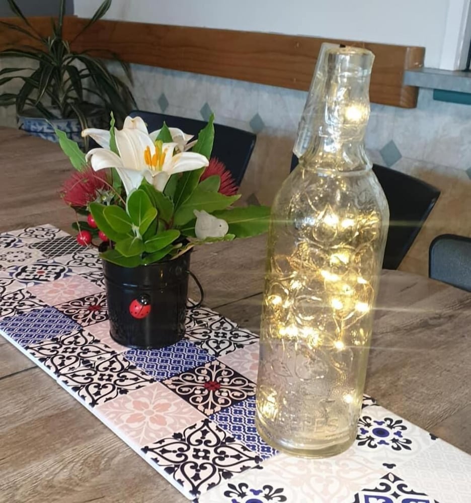 Фото Piwaka Lodge and Backpackers