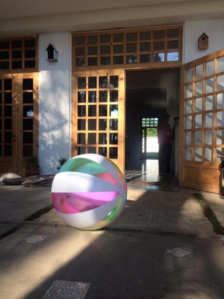 Фото Simple Pleasures Hotel