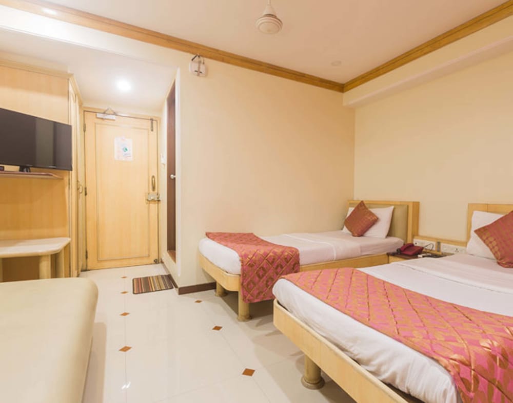 Фото Hotel Parklane