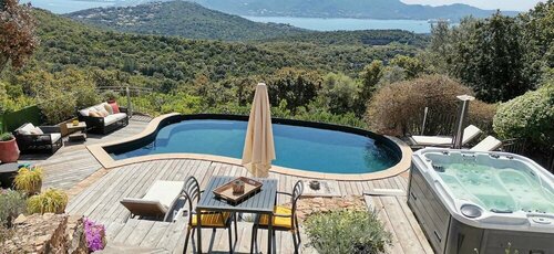 Гостиница Swim Lodge Hotel Porto Vecchio в Порто-Веккио