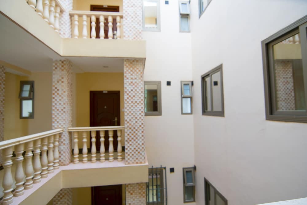 Фото Naguru Viewpointe Apartments