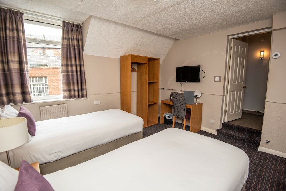 Фото The George Inn