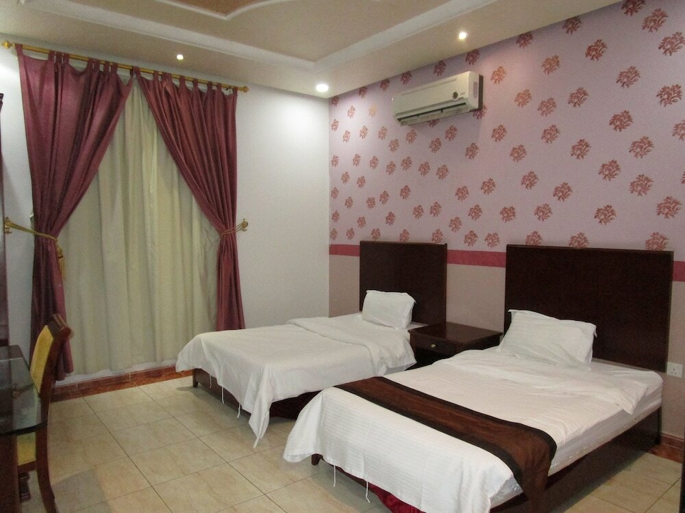 Фото Lamasat Al Hamra Furnished Apartments