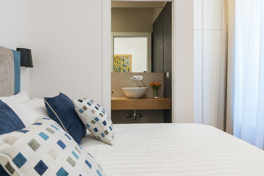 Фото 900 Piazza del Popolo