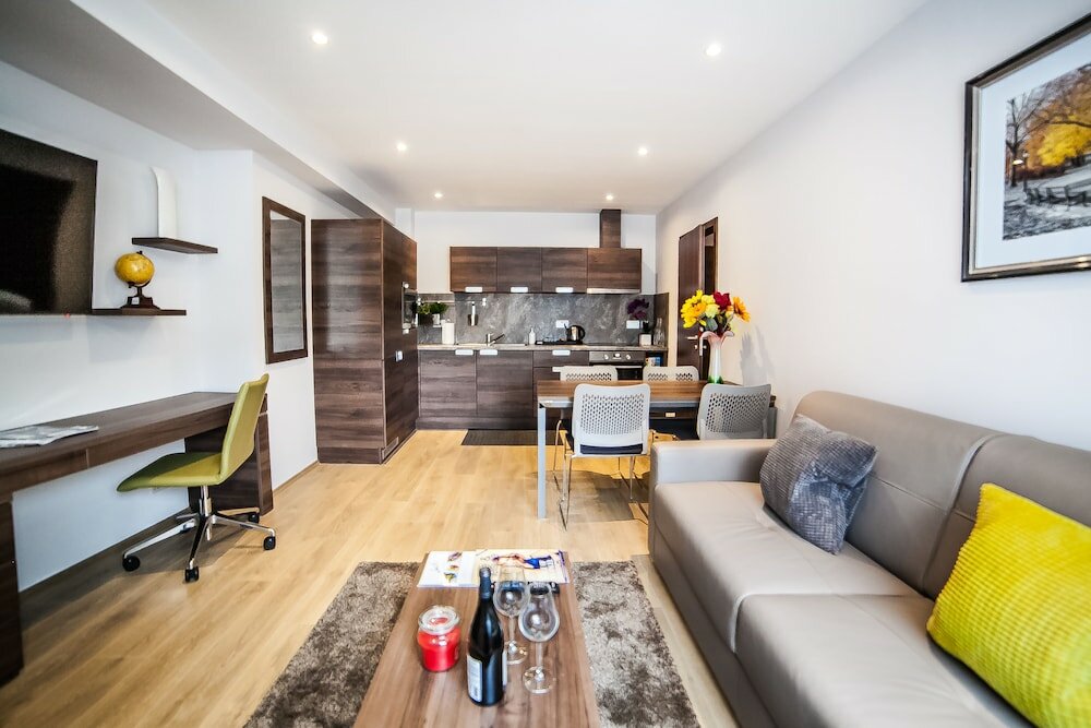 Фото Hampton Suites Serviced Apartments