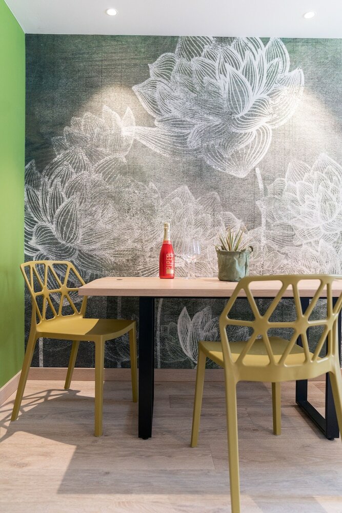 Фото Holiday IV Gardan