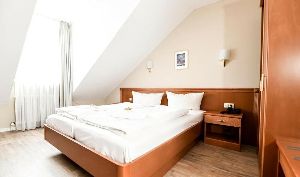 Фото Hotel Blutenburg