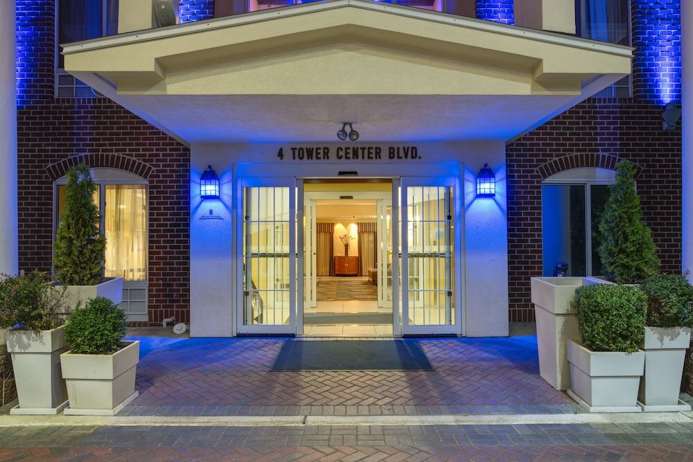 Фото Holiday Inn Express Tower Center, an Ihg Hotel