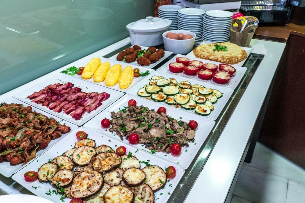 Фото Hotel Madanis