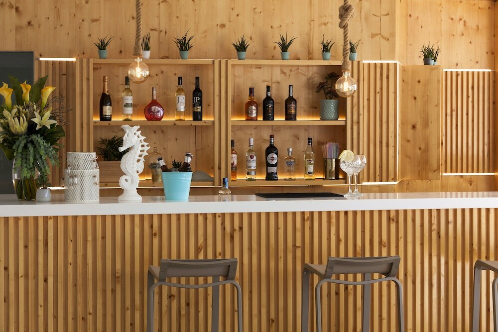 Фото Carcavelos Beach Hotel