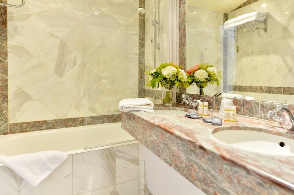 Фото Unic Renoir Saint-Germain