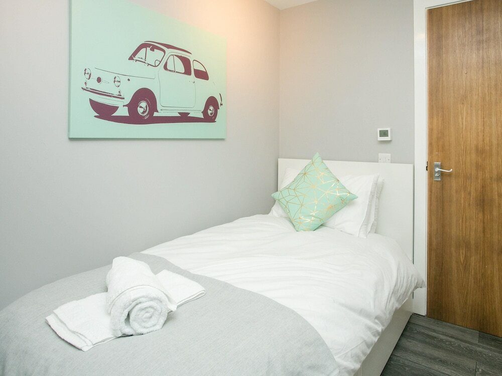 Фото Malone Place Apartment