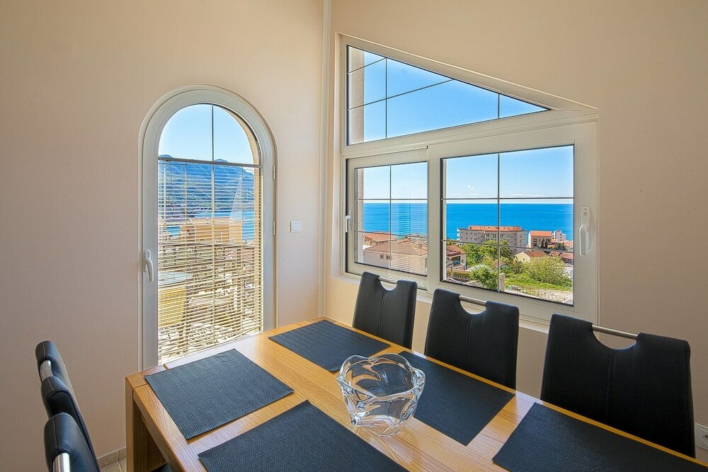 Фото Adriatic Hill Apartments