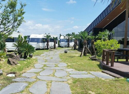 Гостиница Jeju Platinum Caravan