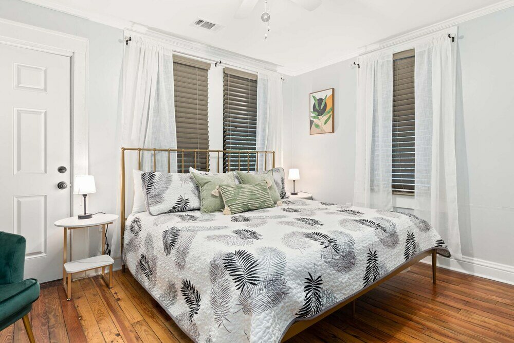 Фото Ebb and Flow Apartment House